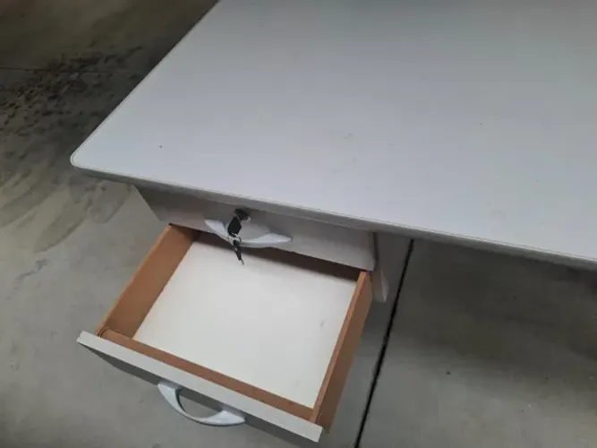 Mesa escritório/Estudo com gavetas
