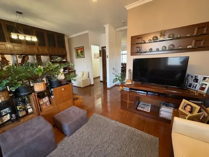 Apartamento à venda no Santo Agostinho, BH. 3 quartos com suíte. 130 m2.