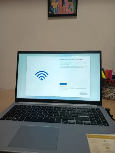 Notebook ASUS Vivobook 15 X1502Z  Core i5 Com detalhe no Wi-Fi
