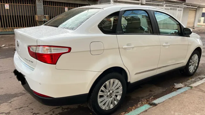 Fiat Grand Siena Essence 1.6 Flex 16V 2015
