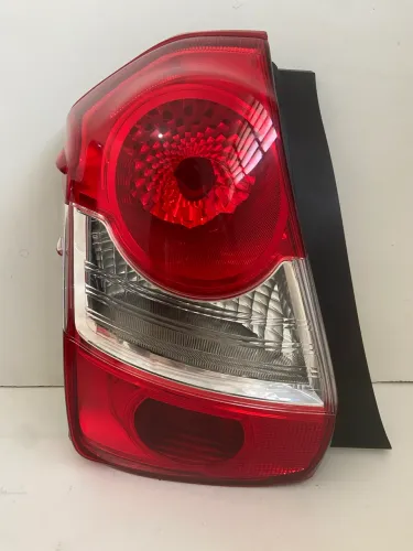 Lanterna Traseira Etios Hatch 2013 Á 2021 Esquerda Original Com 2 Furos De Lampadas 