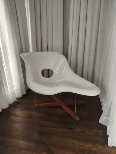 Poltrona La chaise eames