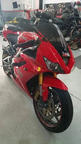 Vendo/Troco Daytona 675