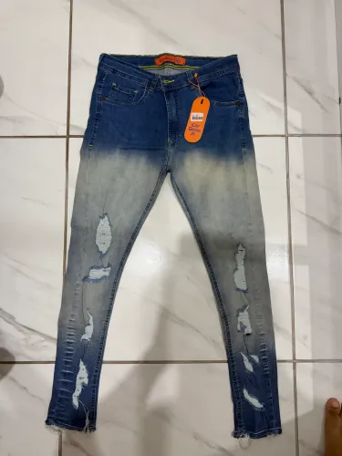 Vendo calças novas 