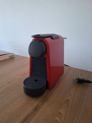 Cafeteira Nespresso Essenza Mini