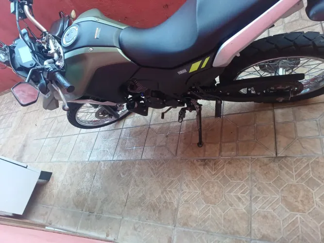 Lander 250 2025 - Só 14 mil km! Vendo ou troco