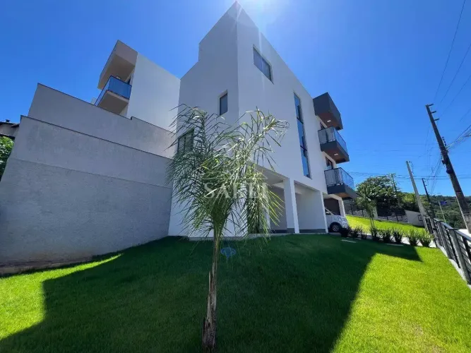 Casa com 3 dormitórios sendo 01 suíte à venda, 170 m² por R$ 980.000 - Potecas - São José/
