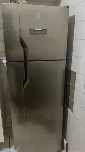 Geladeira Electrolux 310 litros em ótimo estado
