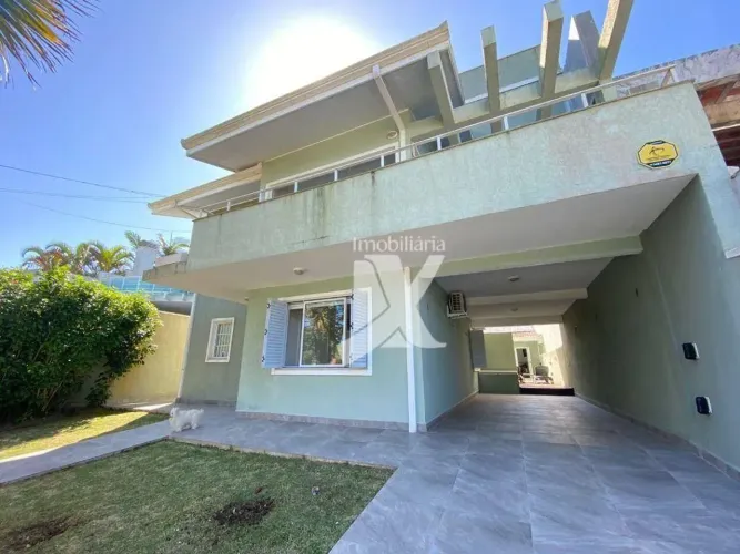 Casa beira mar com piscina, ar + 4 dorm.(sendo que são 2 suítes) para alugar, 343 m² por R