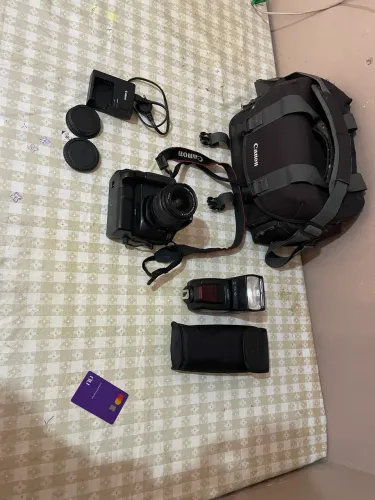 Câmera Cânon T6 + case + flash