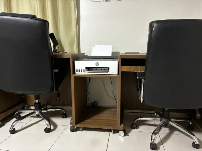Kit escritório Escrivaninhas e Armário