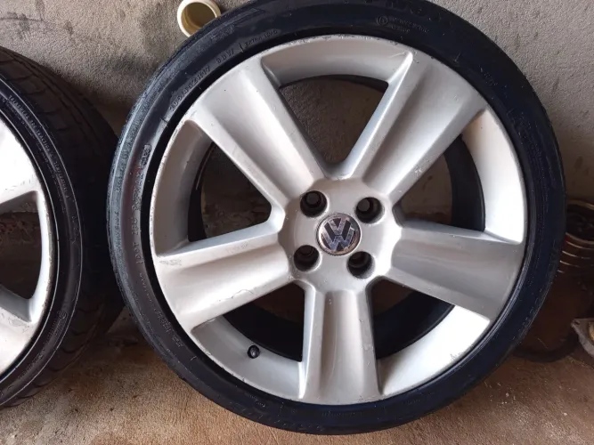 Rodas aro 17 Saveiro Cross gol Parati VW com pneus