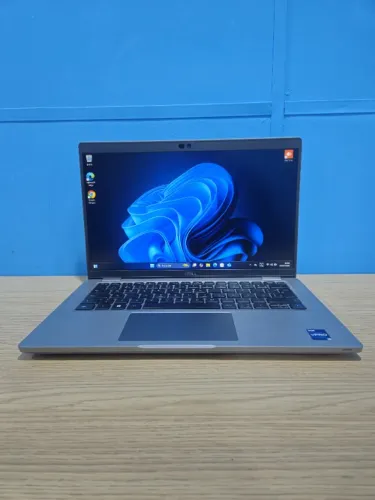 Notebook Dell Latitude 5430 Core i5 1245U Ram 16Gb SSD 512Gb Tela 14 FHD W11 Pro - 12x Sem