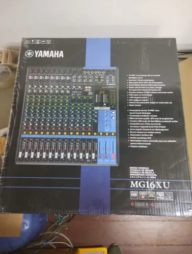 Mesa de som Yamaha