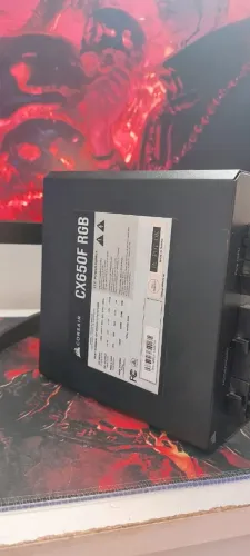 Fonte RGB de 650w Corsair