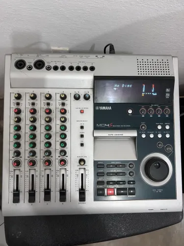 Mesa Multipista Yamaha MD4S - Importada