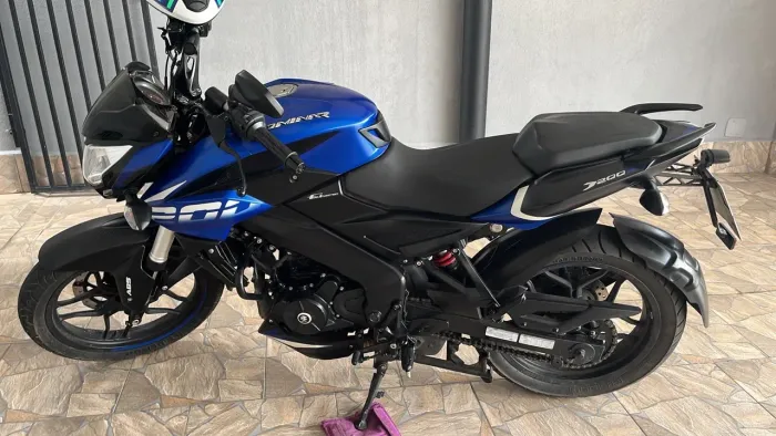 Bajaj Dominar 200 2023
