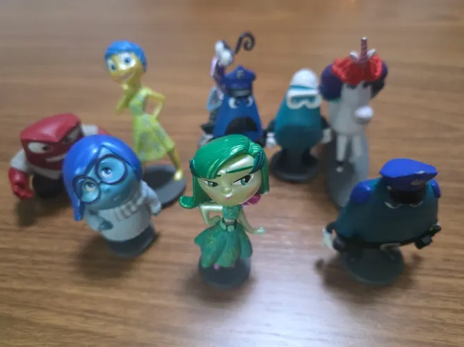 Coleção Action Figures Divertida Mente ? Originais Disney (Lote com 9 Figuras)