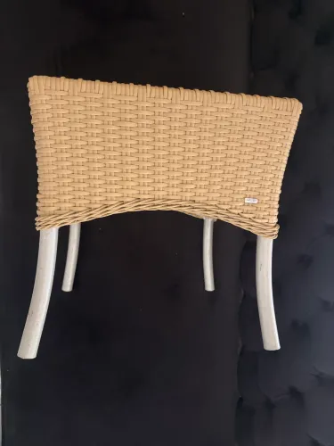 Mesinha lateral da marca Saccaro