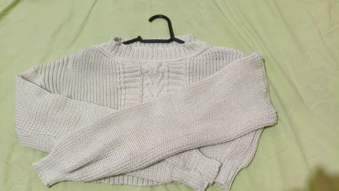 Blusinha com forma de crochê 