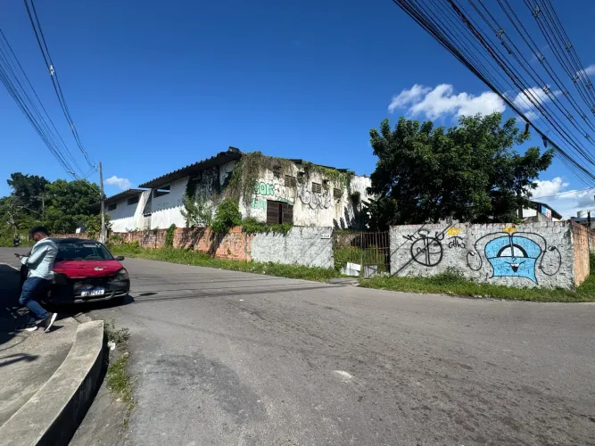TERRENO INDUSTRIAL E LOGÍSTICO À VENDA | 6.800m² | AV. TORQUATO TAPAJÓS | MANAUS-AM