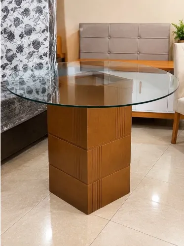 MESA COM TAMPO DE VIDRO REDONDO