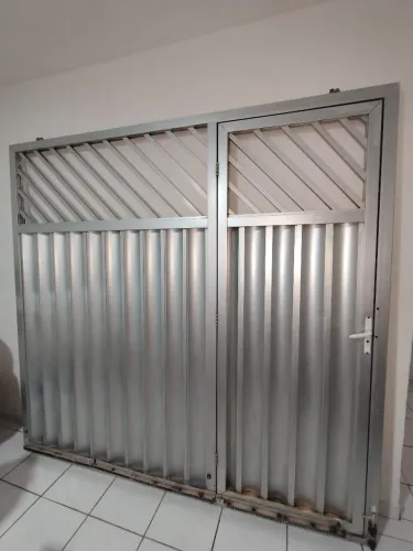 Venda de portão de alumínio (usado) para garagem 