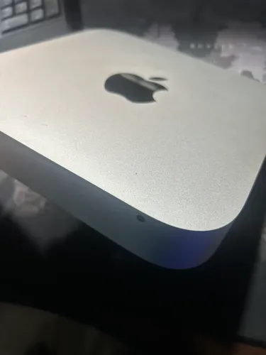 Macmini i7 16GB + Magic Keyboard (UK)
