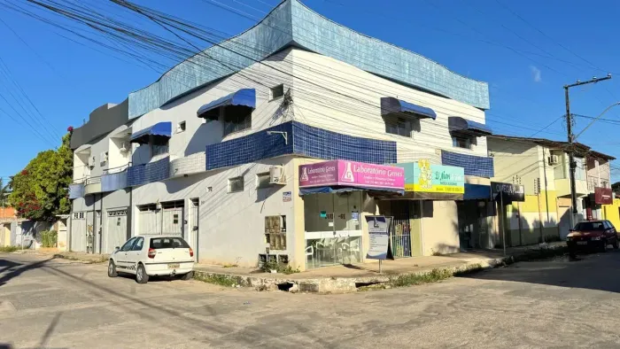 PRÉDIO NO BAIRRO CENTAURO - EUNÁPOLIS/BA