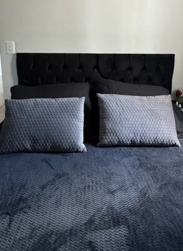 Cabeceira Almofadada Suspensa de Cama Queen Sophia 160cm X 55cm