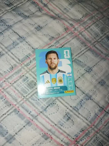 Vendo ou troco figurinha do Messi 