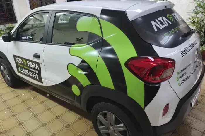 Adesivação de Caminhão Baú, Vans e Ônibus