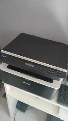 Impressora laser multifuncional 