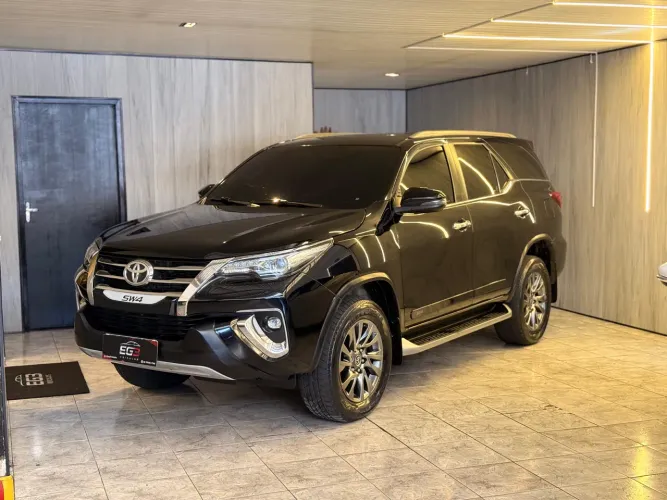 Toyota Hilux SW4 SRX 4X4 2.8 TDI 16V Dies. Aut. 2019