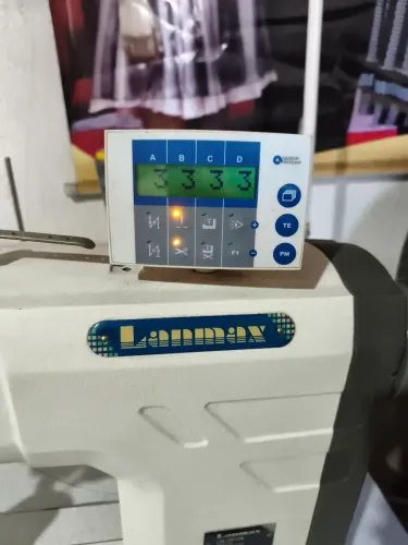 Máquina para costurar couro 