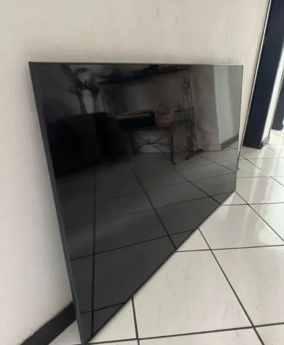 TV smart Samsung 65 polegadas 4K (TELA QUEBRADA)
