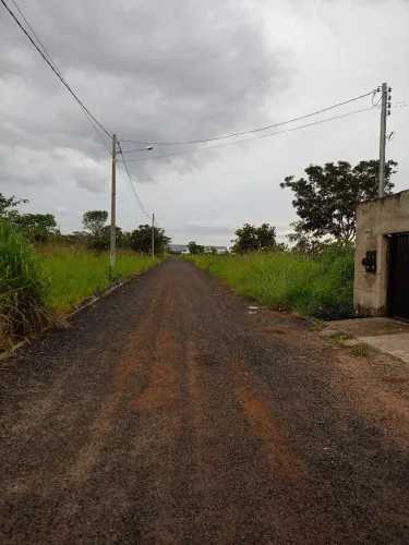 Lote de 1000 metros no Setor da Lagoa Quente no fundo da rodovia