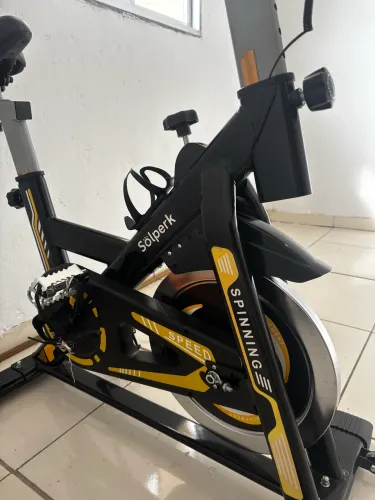 Bicicleta ergométrica semi nova
