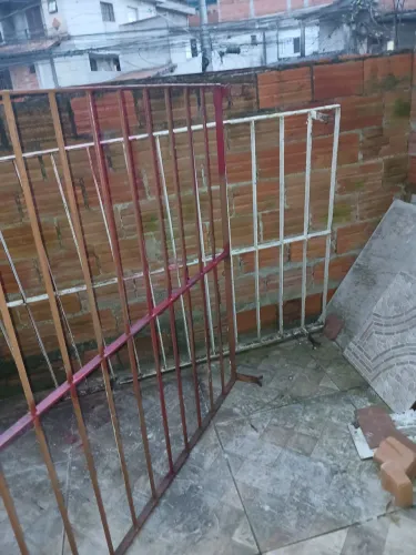 Vendo 2 grade grande para janela