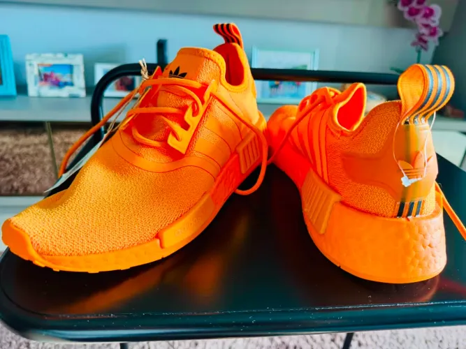 Tênis adidas profissional NMD R1 - PROMOÇÃO