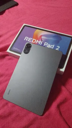 Tablet Redimi Pad2 256g de armazenamento e 8 de ram.