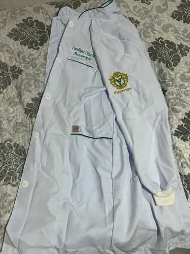 VENDE-SE JALECO NOVO, NUNCA FOI USADO