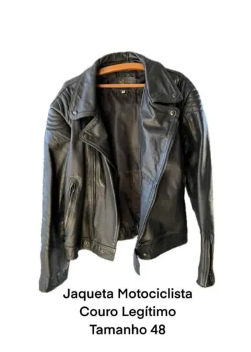Jaqueta de couro motociclista masculina. .