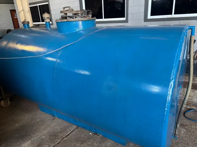 Tanque capacidade 4.000 litros