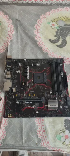 Placa mãe Asus B450m gaming, até 64gb dd4, excelente estado