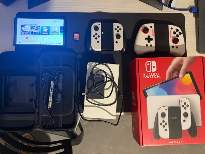 Nintendo switch OLED Desbloqueado + Cartão SD de 256 gb + Pokemon Scarlet + Acessórios
