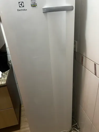 Freezer Vertical Electrolux Cycle Defrost 234L Uma Porta