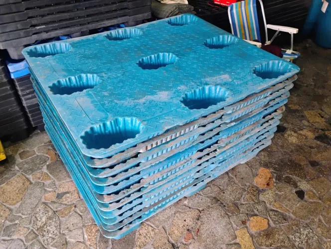 Pallet plástico usado
