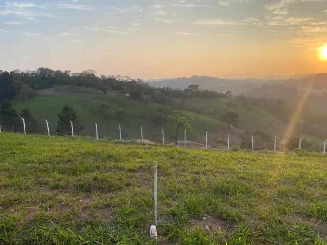 Terreno em Condomínio à Venda em Itapevi
