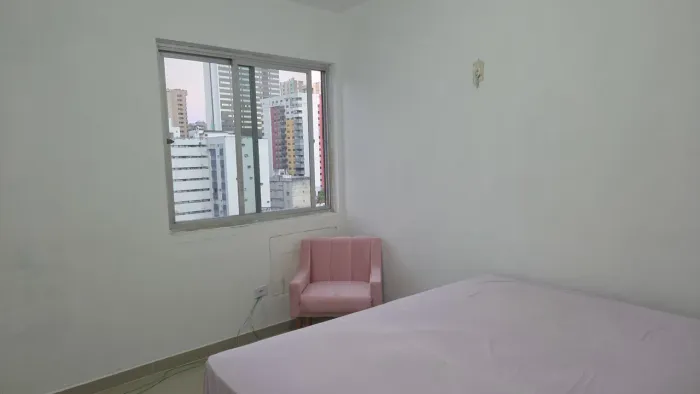 Aluga-se quartos para mulheres